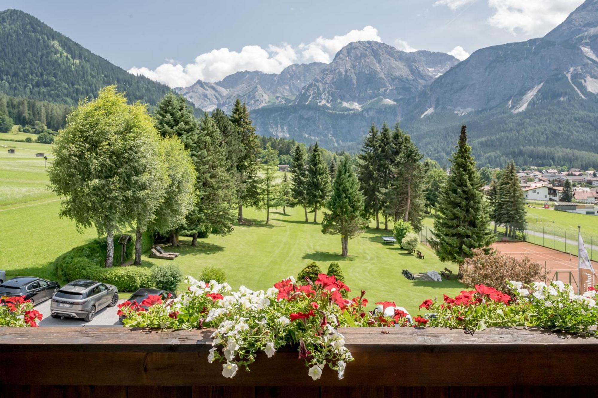 Wellness & Sporthotel Alpenhof Ehrwald Exterior photo