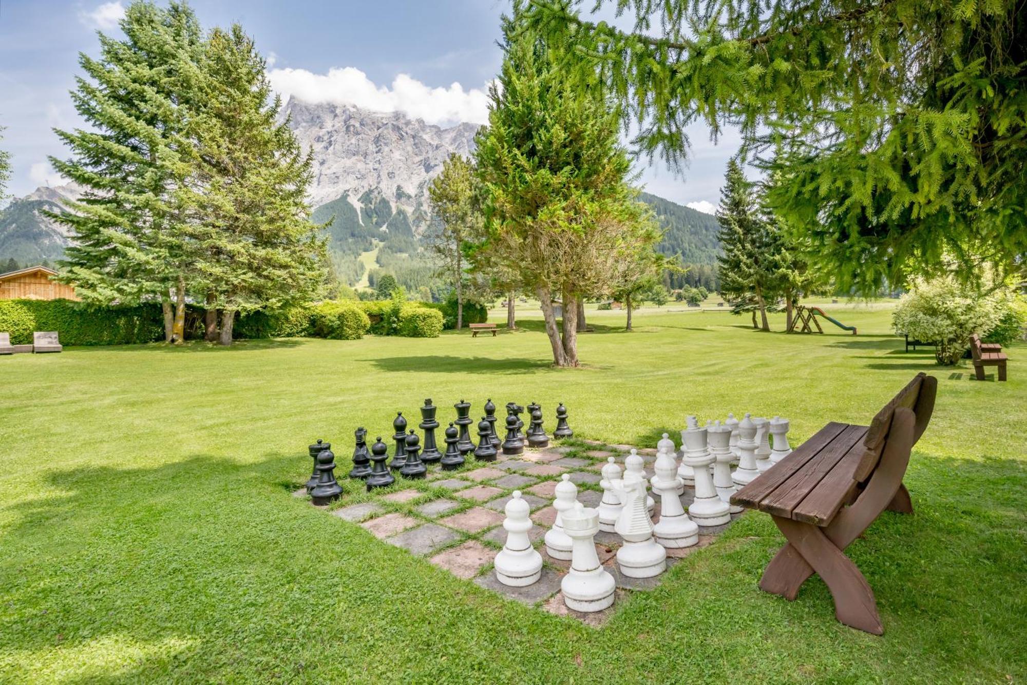Wellness & Sporthotel Alpenhof Ehrwald Exterior photo